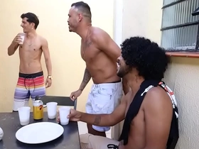Churrasco, linguiça black, cerveja,  farofa e muito sexo! chinese gay young porn