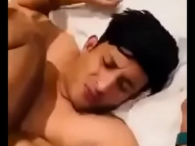 Este chacal viene a mi casa y me da una cogida bracken leche al punch-line gay hot boys porn