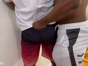 Fui visitar meu amigo negão pauzudos de sp e o safado acabou me fudendo gay porn pijat indonesia