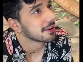 O entregador dotado ao vivo japan police gay porn