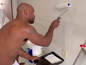 Pintor dotado fudendo o ajudante sarado bareback daddy delighted japan porn