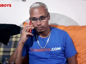 Pediu uma pizza de calabresa , mas acabou convencendo o entregador a trocar a pizza por sexo  l  assista completo no red gay japan muscle porn