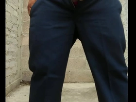 Overseer caliente se saca la lache hot jock gay porn