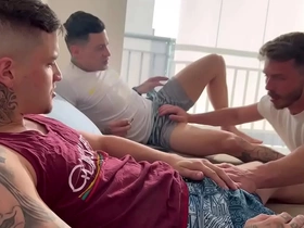 Eu e meu amigo fudemos juntos um cuzinho! indonesian gay porn video