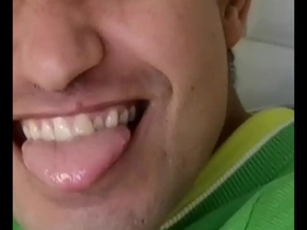 Topa 2 picas no cú cadelinha? paulomassaxxx25cm x hugoxxx26cm  bem vindo a paris! twitter @pmassaxxx e @hugoxxx26cm korean twitter merry porn