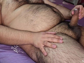 Hombre peludo y gordito se masturba hasta acabar rico indonesian detached lokal porn
