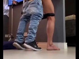 Mamando universitário e levando leite gay japan office porn