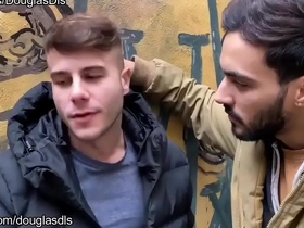 Allen king, douglas smith & thickcut95 follan a pelo en exteriores hot pinoy teen gay porn